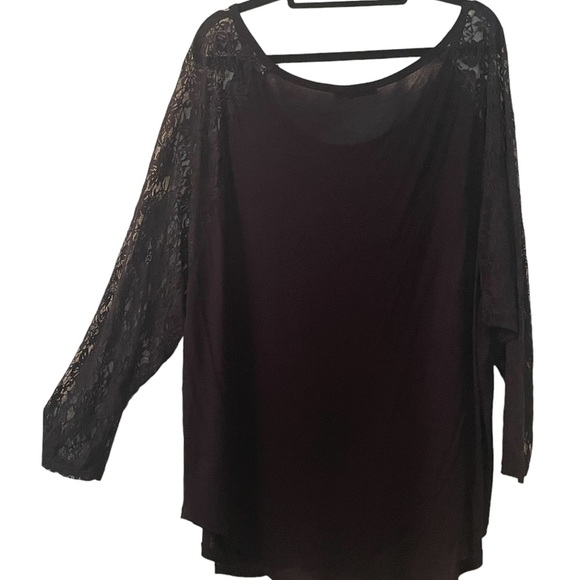 Seven 7 woman’s black lace sleeve, scoop neck top, size large - Picture 4 of 5